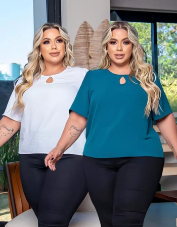 Kit 2 Blusas Plus Size Gola Redonda e Manga Soltinha