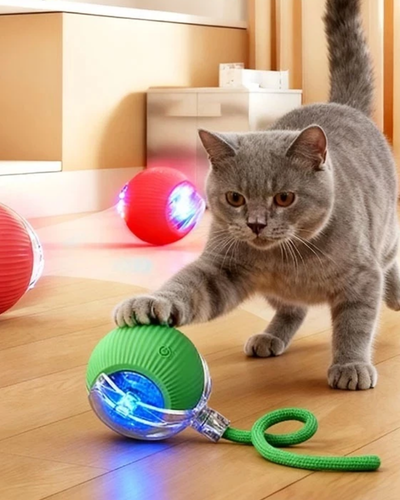 Bola automática recarregável com cauda para gatos brincarem no chão