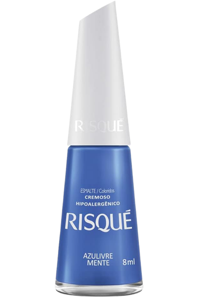 Esmalte Risqu&eacute; Azulivre Mente em tom azul cremoso